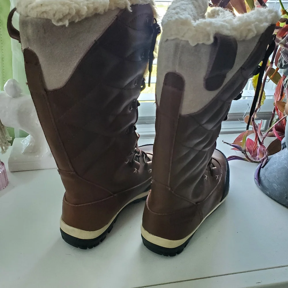 Bearpaw Snow Boots - Picture 3 of 6